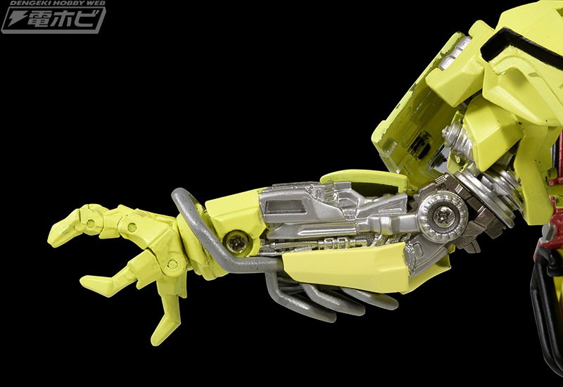 Transformers News: New Photos Of MPM-11 Ratchet From Dengeki Hobby Web