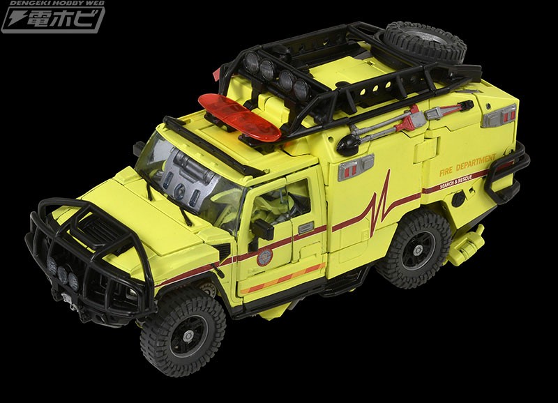 Transformers News: New Photos Of MPM-11 Ratchet From Dengeki Hobby Web