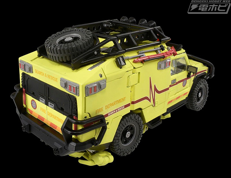 Transformers News: New Photos Of MPM-11 Ratchet From Dengeki Hobby Web