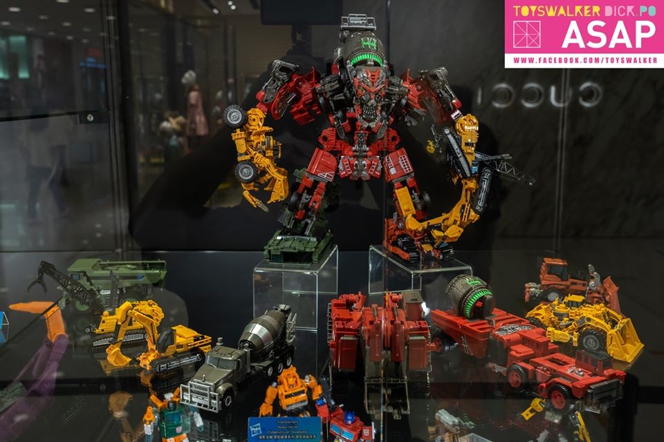 Transformers News: Images of MP 50 Togatron, God Neptune, MPM Starscream, Super Megatron and More at Hong Kong Fans Exp