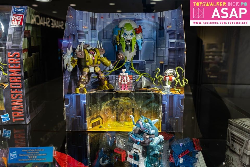 Transformers News: Images of MP 50 Togatron, God Neptune, MPM Starscream, Super Megatron and More at Hong Kong Fans Exp