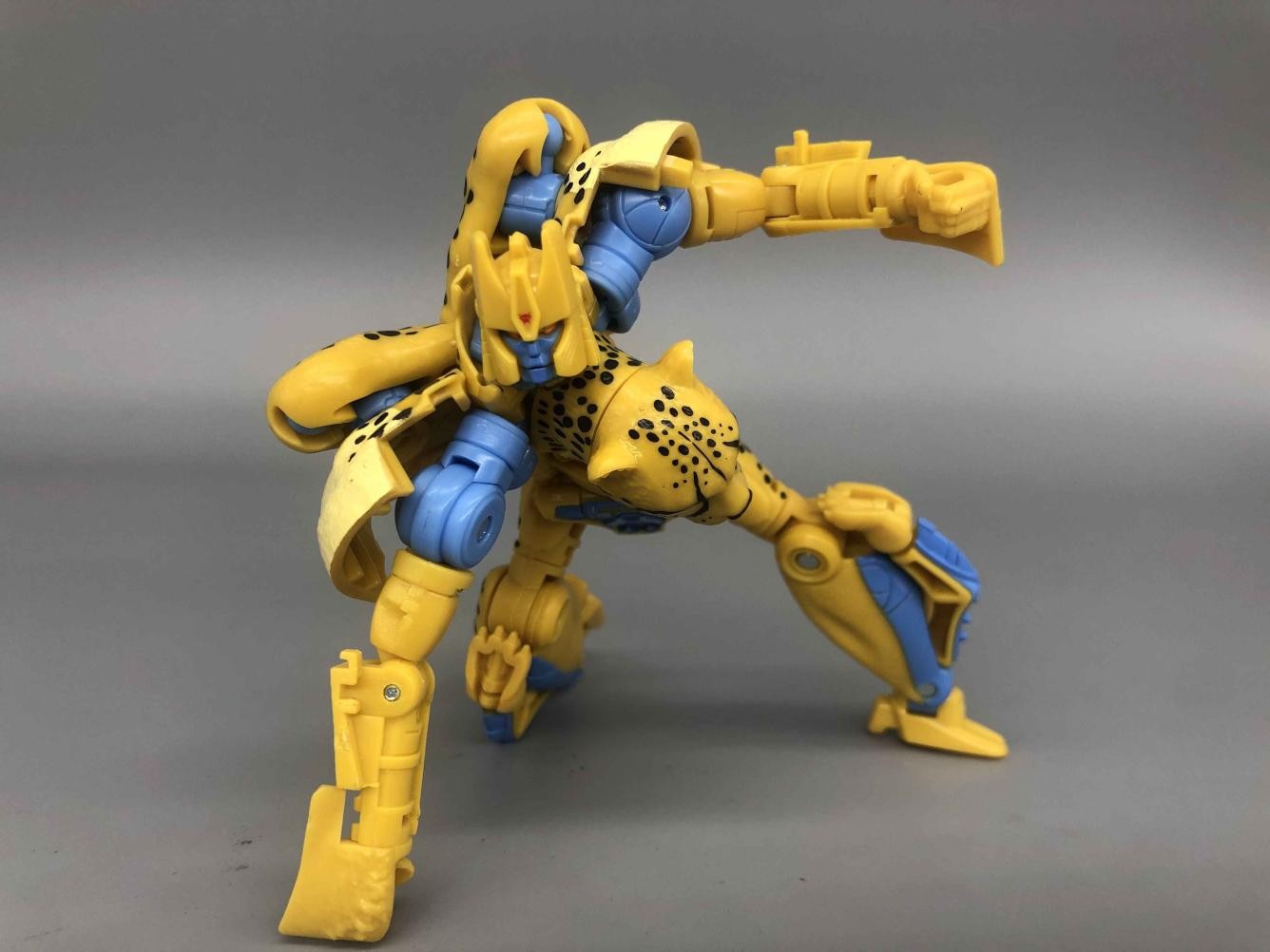 Transformers News: New Image of Transformers Kingdom Cheetor