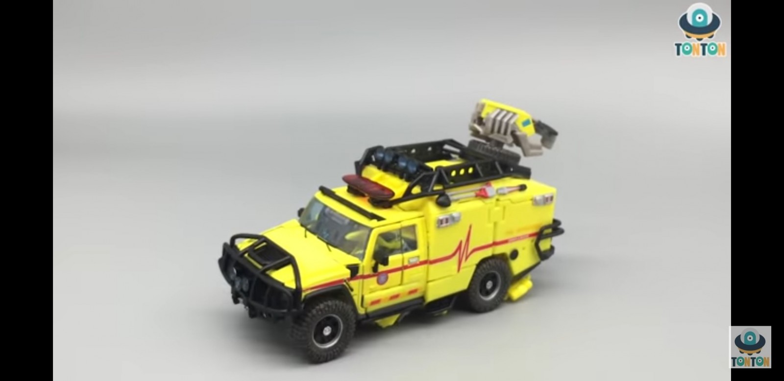 Transformers News: Transformers Movie Masterpiece MPM-11 Ratchet Video Review Transformers News: Transformers Movie Masterpiece MPM-11 Ratchet Video Review