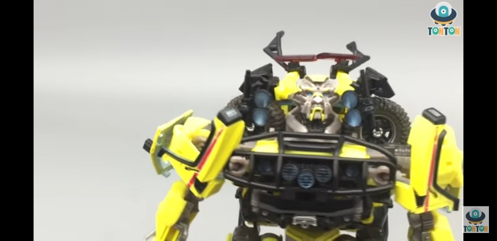 Transformers News: Transformers Movie Masterpiece MPM-11 Ratchet Video Review Transformers News: Transformers Movie Masterpiece MPM-11 Ratchet Video Review