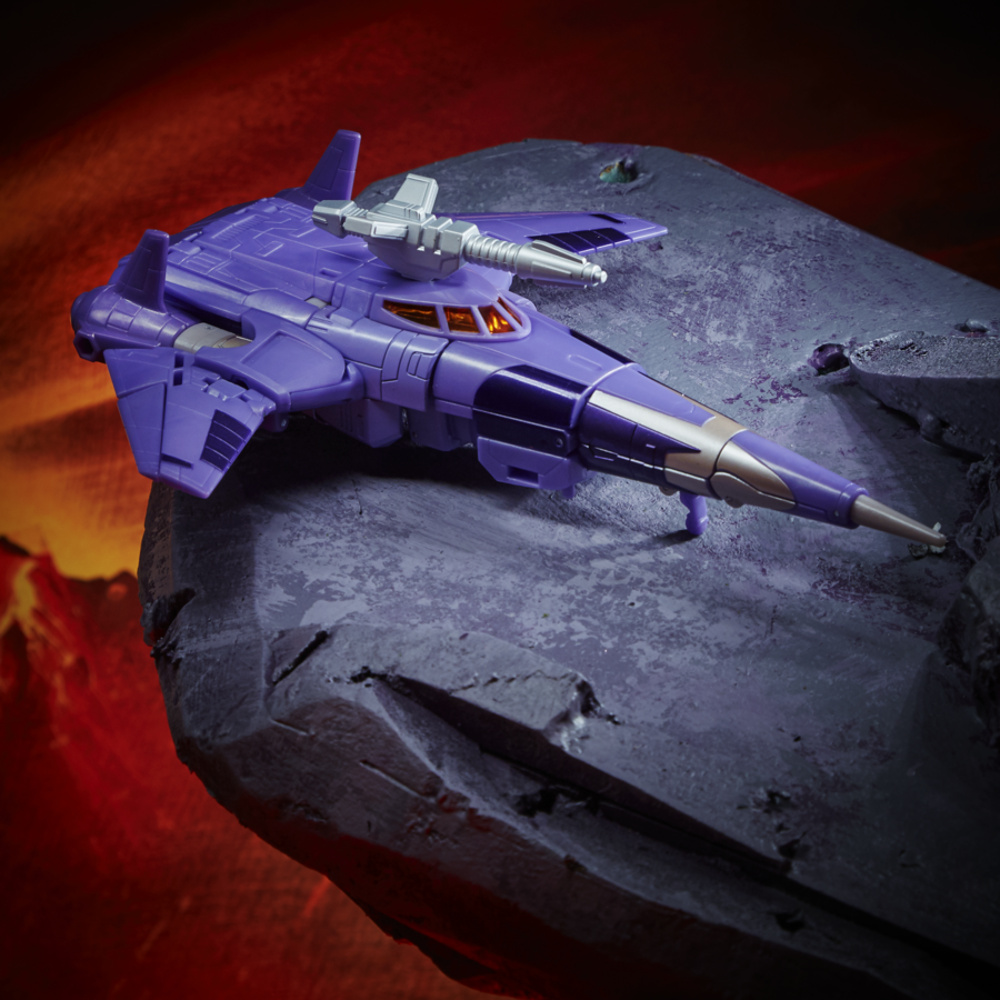Transformers News: Hasbro Reveals Transformers Kingdom Cyclonus, Beast Wars Megatron and More Transformers News: Hasbro Reveals Transformers Kingdom Cyclonus, Beast Wars Megatron and More