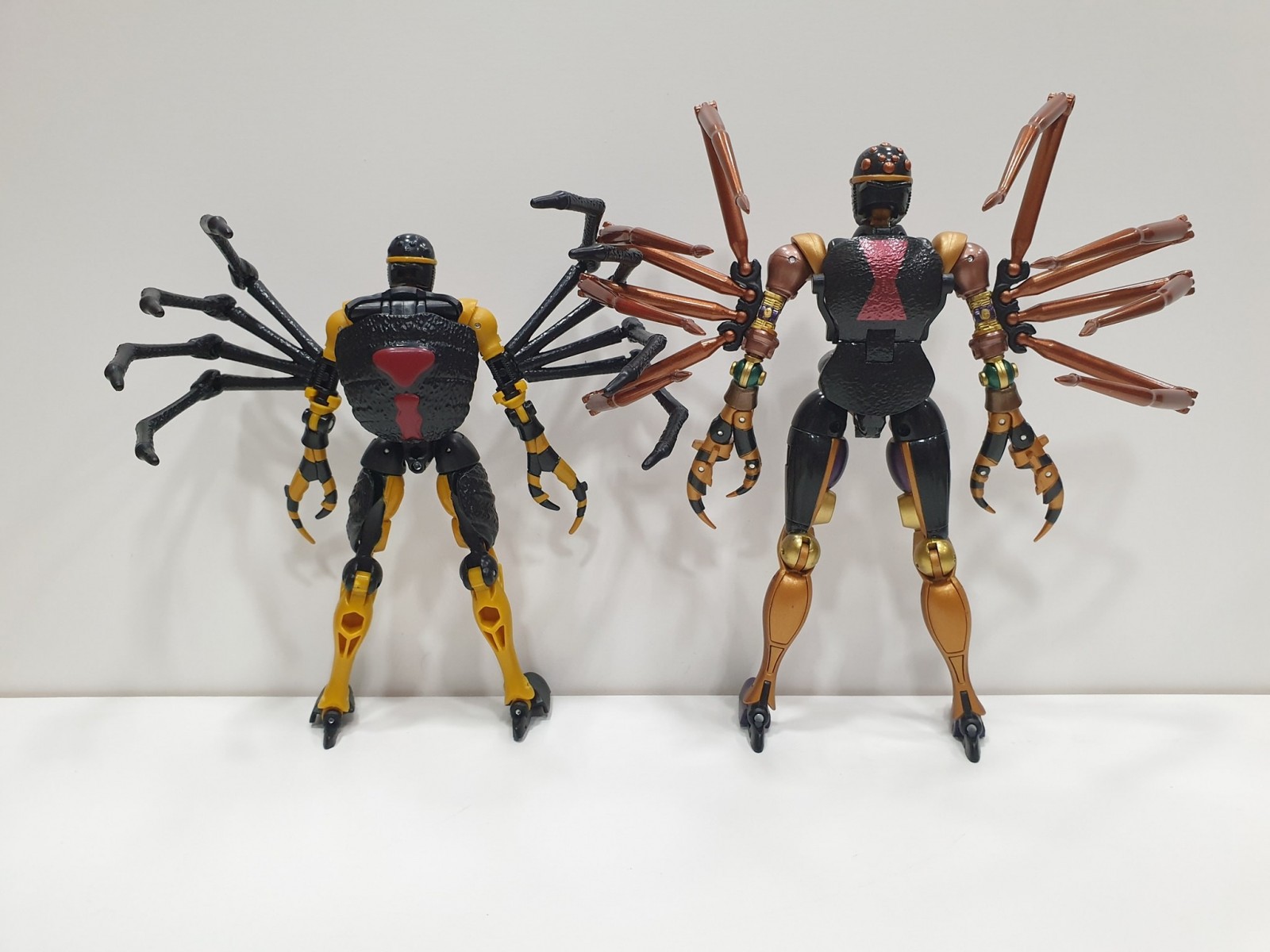 Transformers News: Comparison images of Kingdom Cheetor and Blackarachnia with their Masterpiece figures Transformers News: Comparison images of Kingdom Cheetor and Blackarachnia with their Masterpiece figures