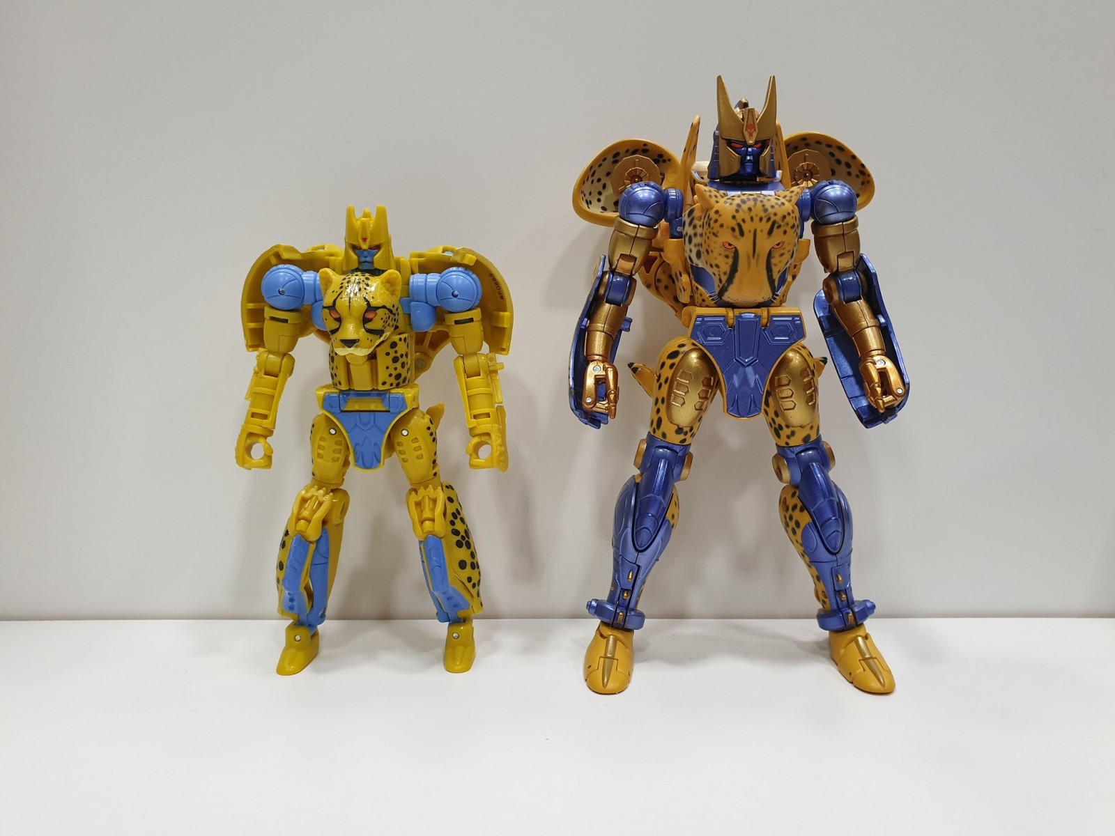 Transformers News: Comparison images of Kingdom Cheetor and Blackarachnia with their Masterpiece figures Transformers News: Comparison images of Kingdom Cheetor and Blackarachnia with their Masterpiece figures