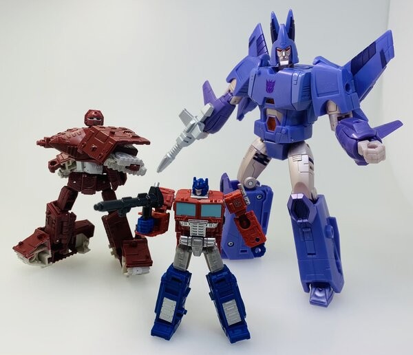 Transformers News: Comparison images of Kingdom Cheetor and Blackarachnia with their Masterpiece figures Transformers News: Comparison images of Kingdom Cheetor and Blackarachnia with their Masterpiece figures