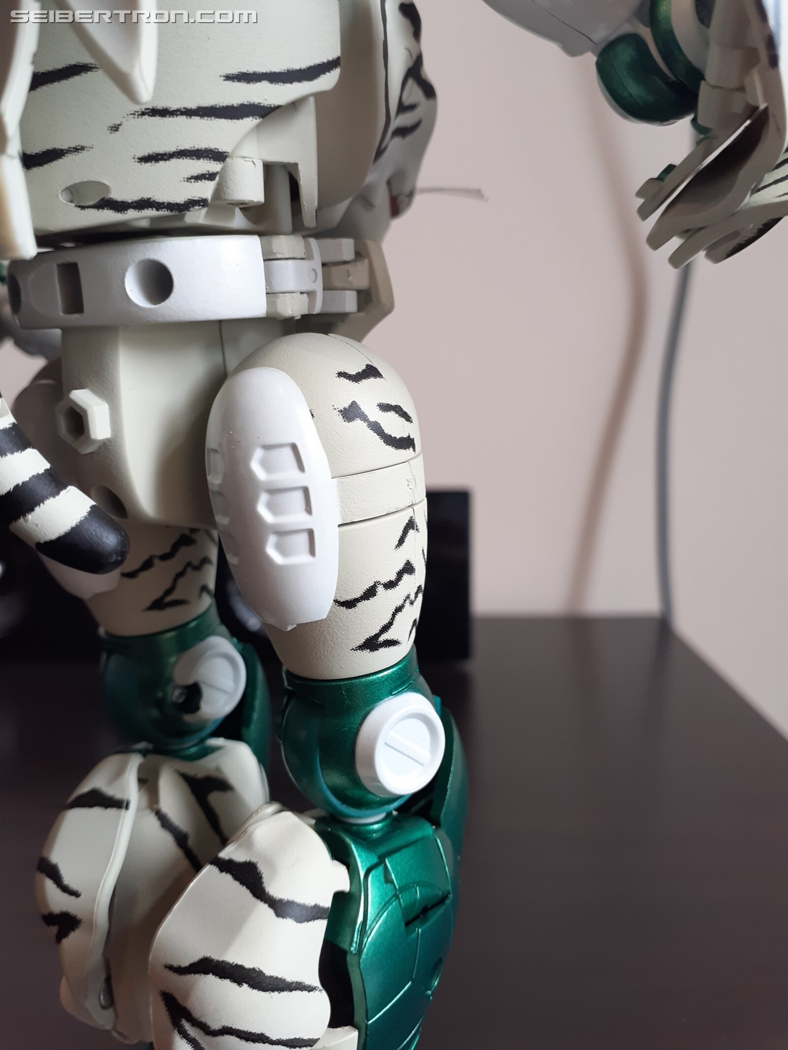 Transformers News: Pictorial Review for Transformers MP-50 Tigatron