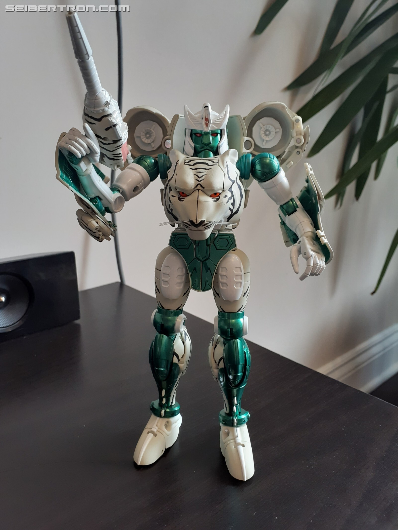 Transformers News: Pictorial Review for Transformers MP-50 Tigatron