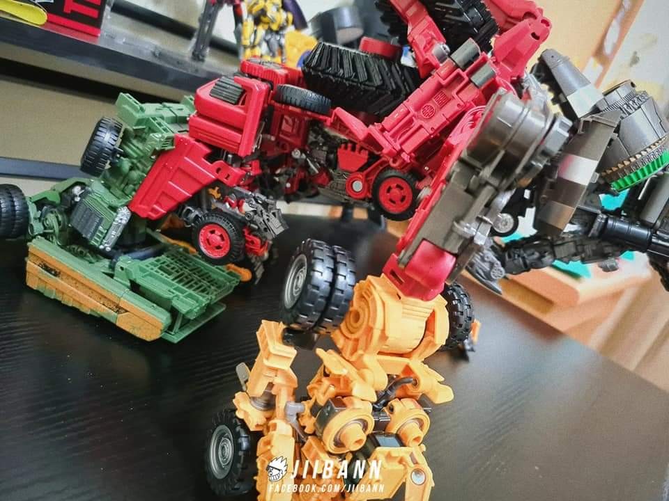 Transformers News: In Hand Images of Transformers Studio Series 69 Revenge of the Fallen Devastator Boxset