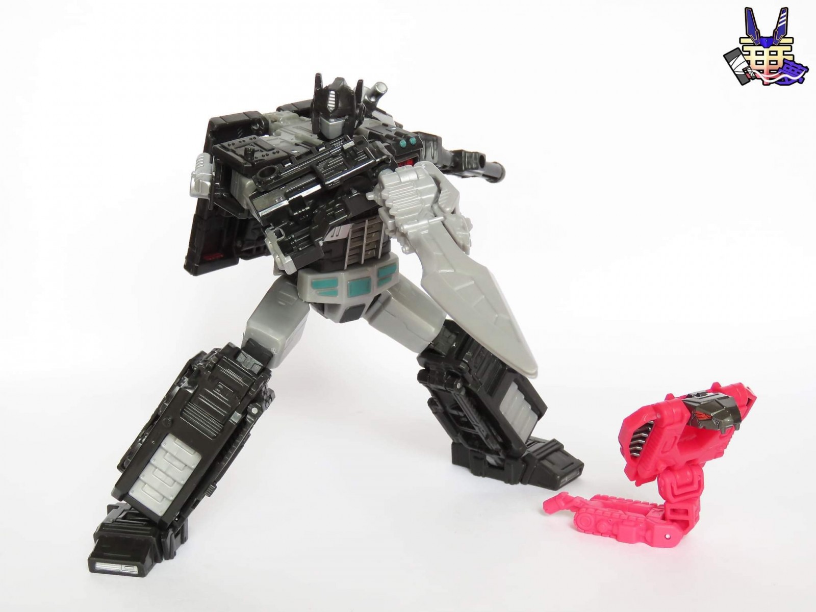 Transformers News: New Images of Netflix Transformers Nemesis Prime