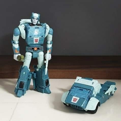 Transformers News: In Hand Images of Transformers Studio Series 86 Scourge, Hot Rod and Kup