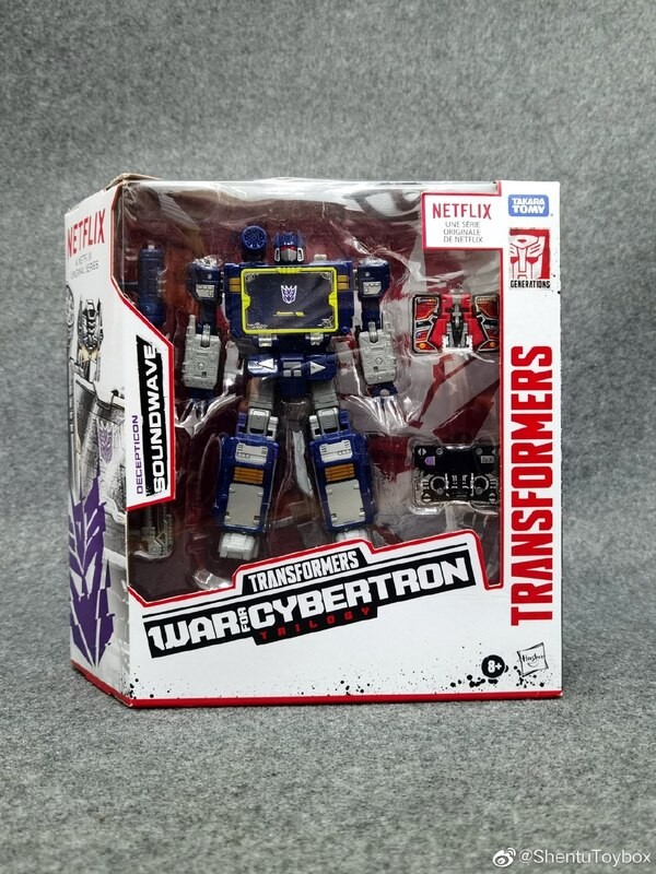 Transformers News: New In-Hand Photos of Netflix Transformers Voyager Class Soundwave with Ravage and Lazerbeak