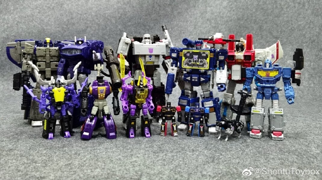 Transformers News: New In-Hand Photos of Netflix Transformers Voyager Class Soundwave with Ravage and Lazerbeak