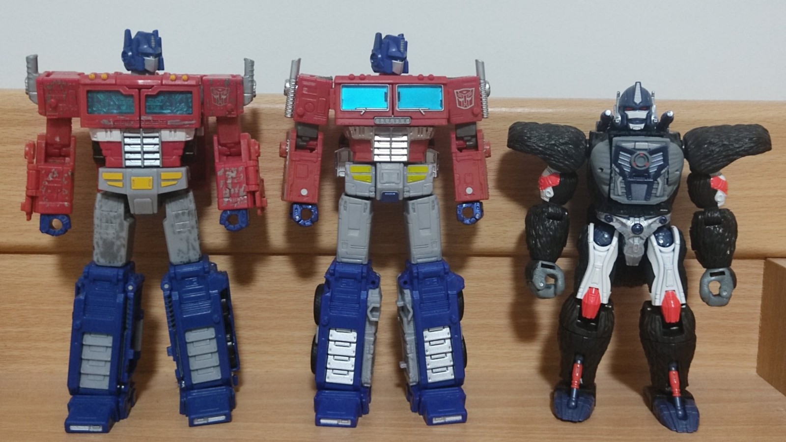 Transformers News: Height Comparisons for Upcoming Transformers Kingdom Optimus Primal Transformers News: Height Comparisons for Upcoming Transformers Kingdom Optimus Primal