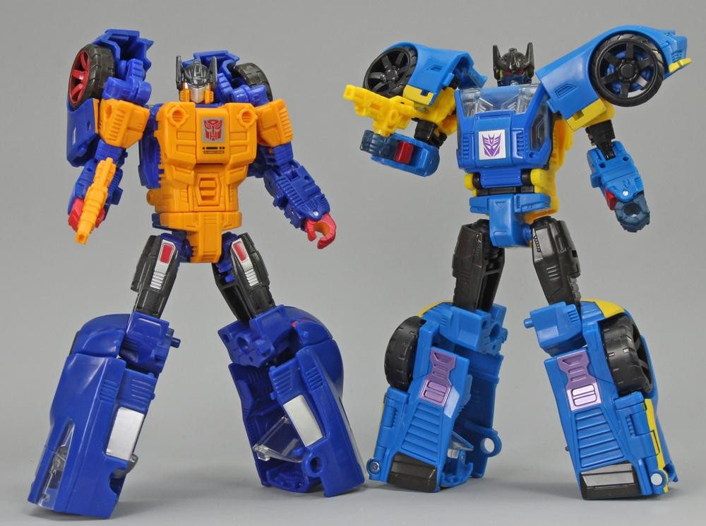Transformers News: Comparison Pictures of Transformers Earthrise Galactic Odyssey Dominus Pursuit Set Transformers News: Comparison Pictures of Transformers Earthrise Galactic Odyssey Dominus Pursuit Set