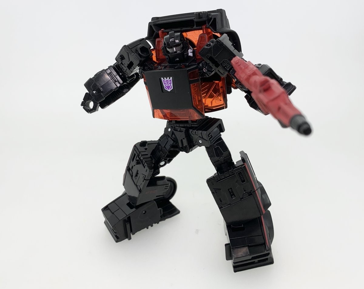 Transformers News: New Transformers Earthrise Thrust and Runabout Includes Group Shots