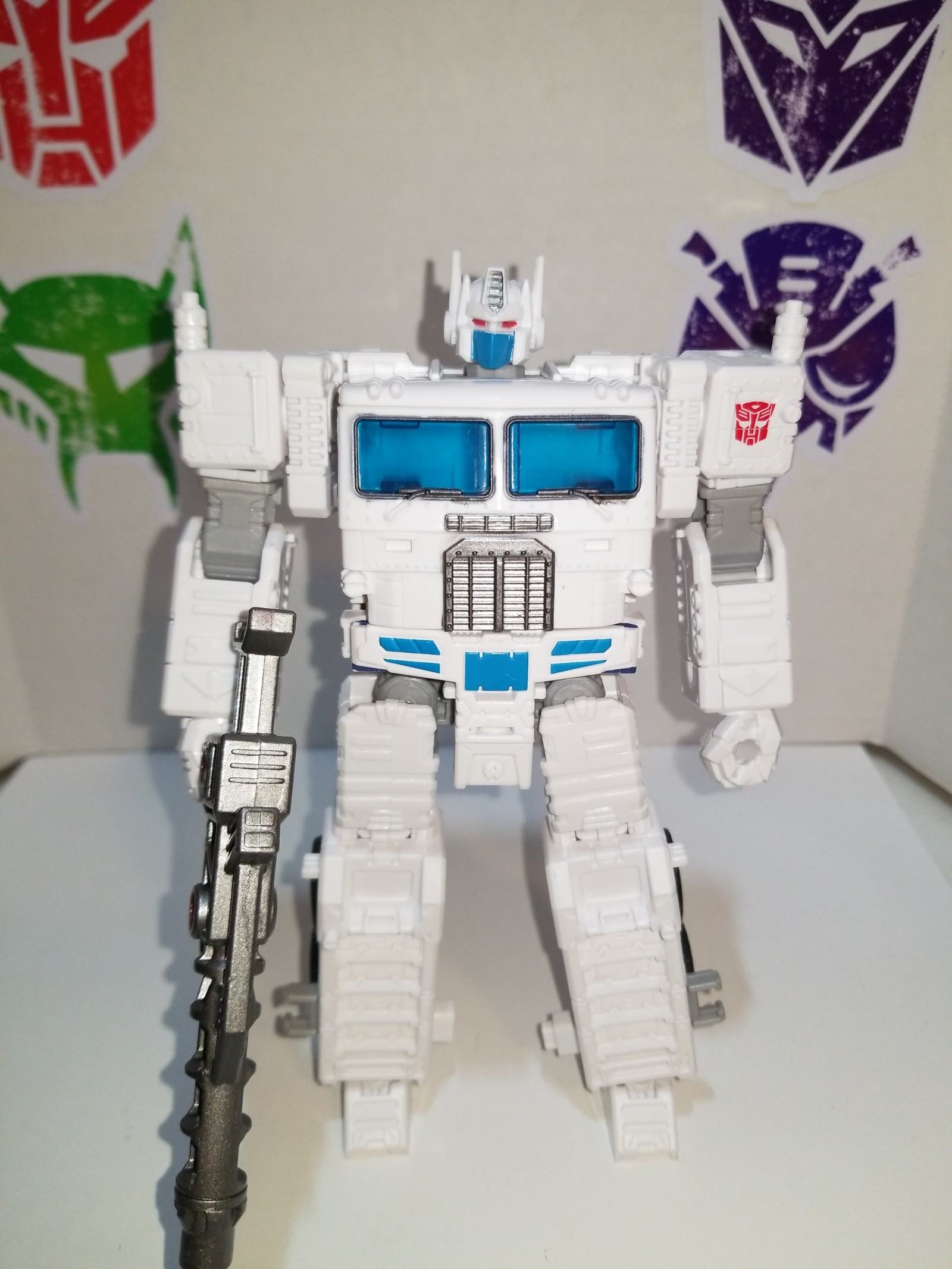 Transformers News: Kingdom Wave 2 Leader Magnus and Deluxes Found at Target in US Transformers News: Kingdom Wave 2 Leader Magnus and Deluxes Found at Target in US