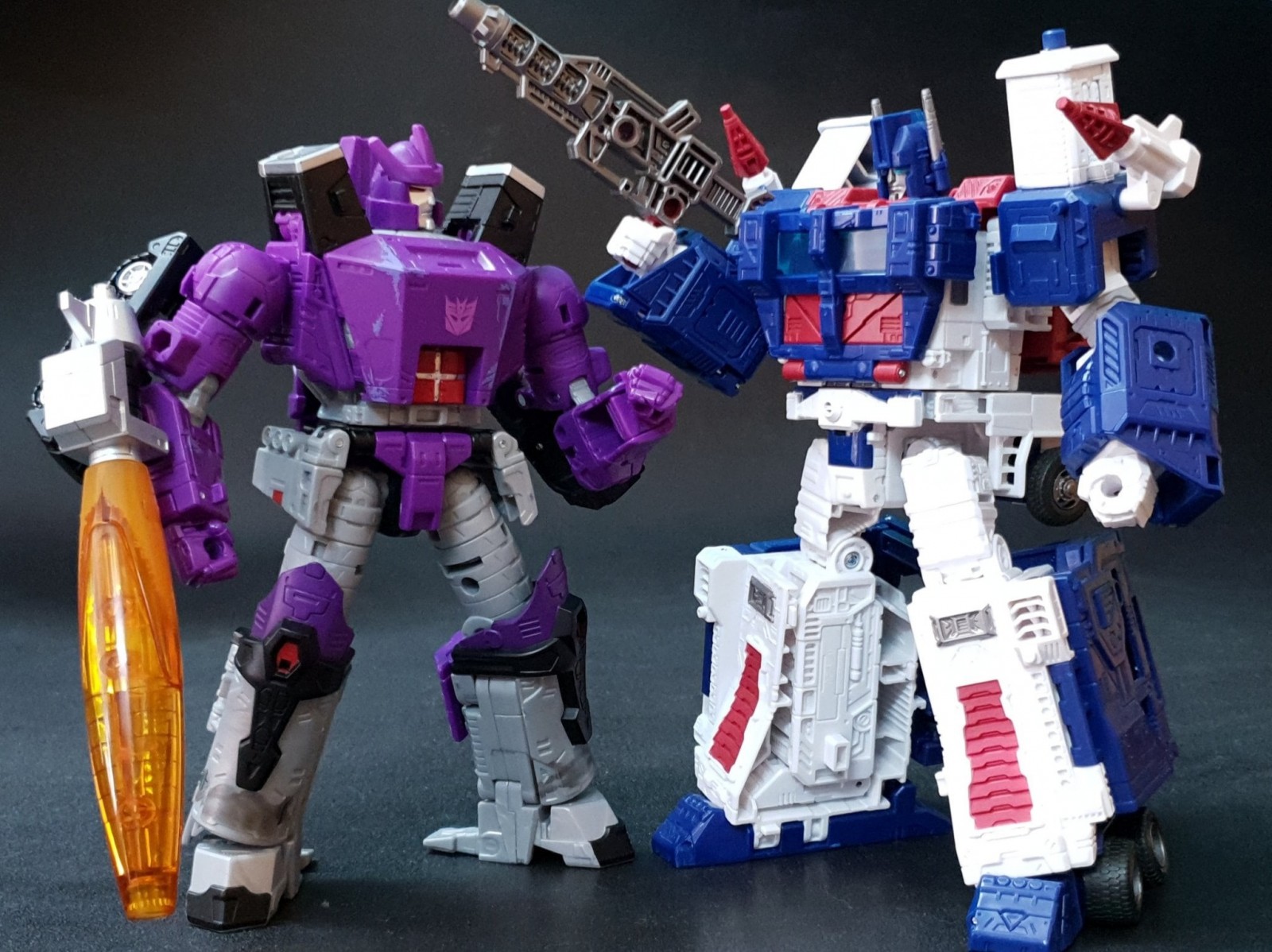 Transformers News: Transformers Kingdom Leader Class Galvatron Comparisons Transformers News: Transformers Kingdom Leader Class Galvatron Comparisons
