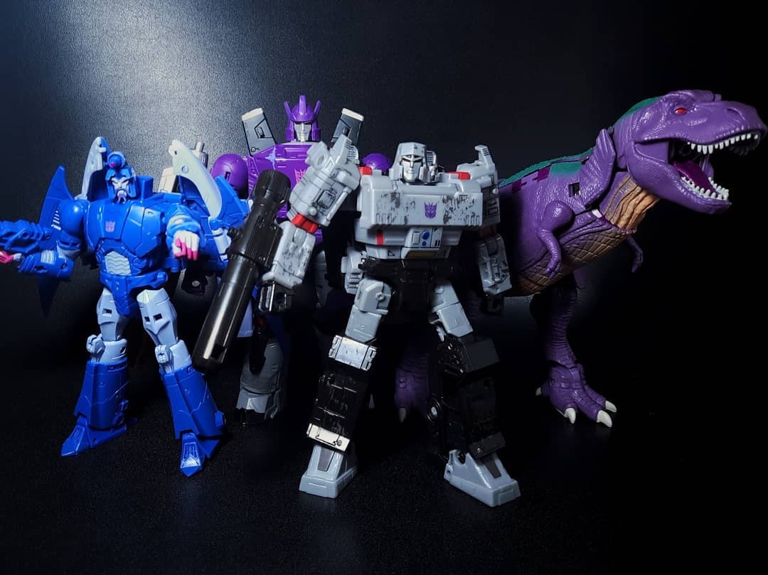 Transformers News: Transformers Kingdom Leader Class Galvatron Comparisons Transformers News: Transformers Kingdom Leader Class Galvatron Comparisons