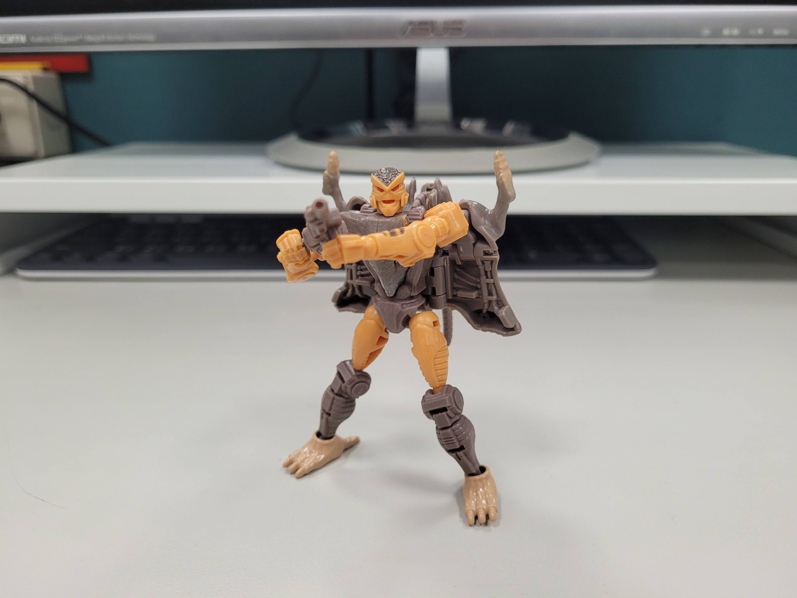 Transformers News: In Hand Images of Netflix Wave 3 Voyagers with Comparisons Transformers News: In Hand Images of Netflix Wave 3 Voyagers with Comparisons