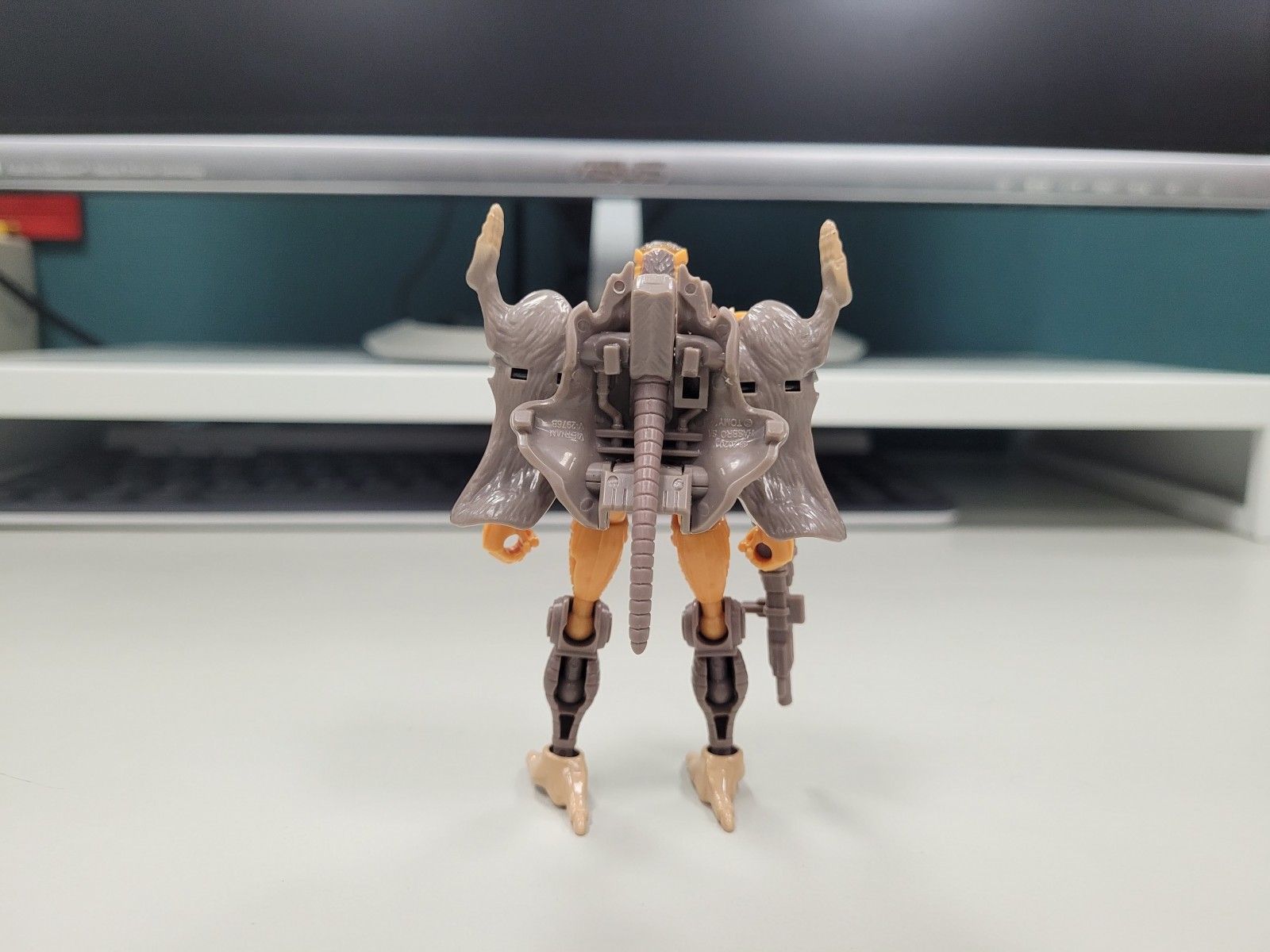 Transformers News: In Hand Images of Netflix Wave 3 Voyagers with Comparisons Transformers News: In Hand Images of Netflix Wave 3 Voyagers with Comparisons