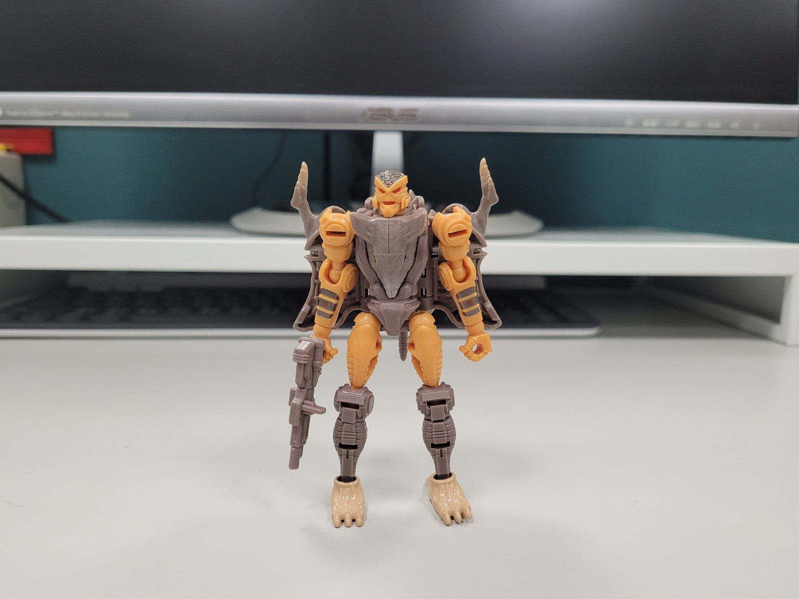Transformers News: In Hand Images of Netflix Wave 3 Voyagers with Comparisons Transformers News: In Hand Images of Netflix Wave 3 Voyagers with Comparisons