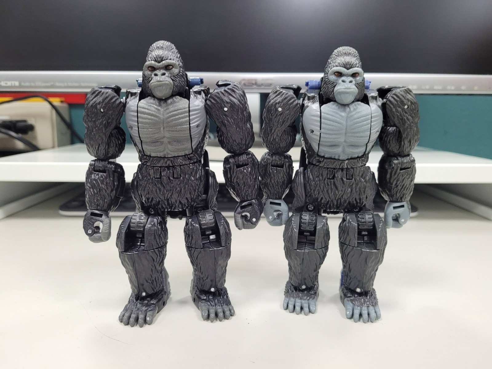 Transformers News: In Hand Images of Netflix Wave 3 Voyagers with Comparisons Transformers News: In Hand Images of Netflix Wave 3 Voyagers with Comparisons