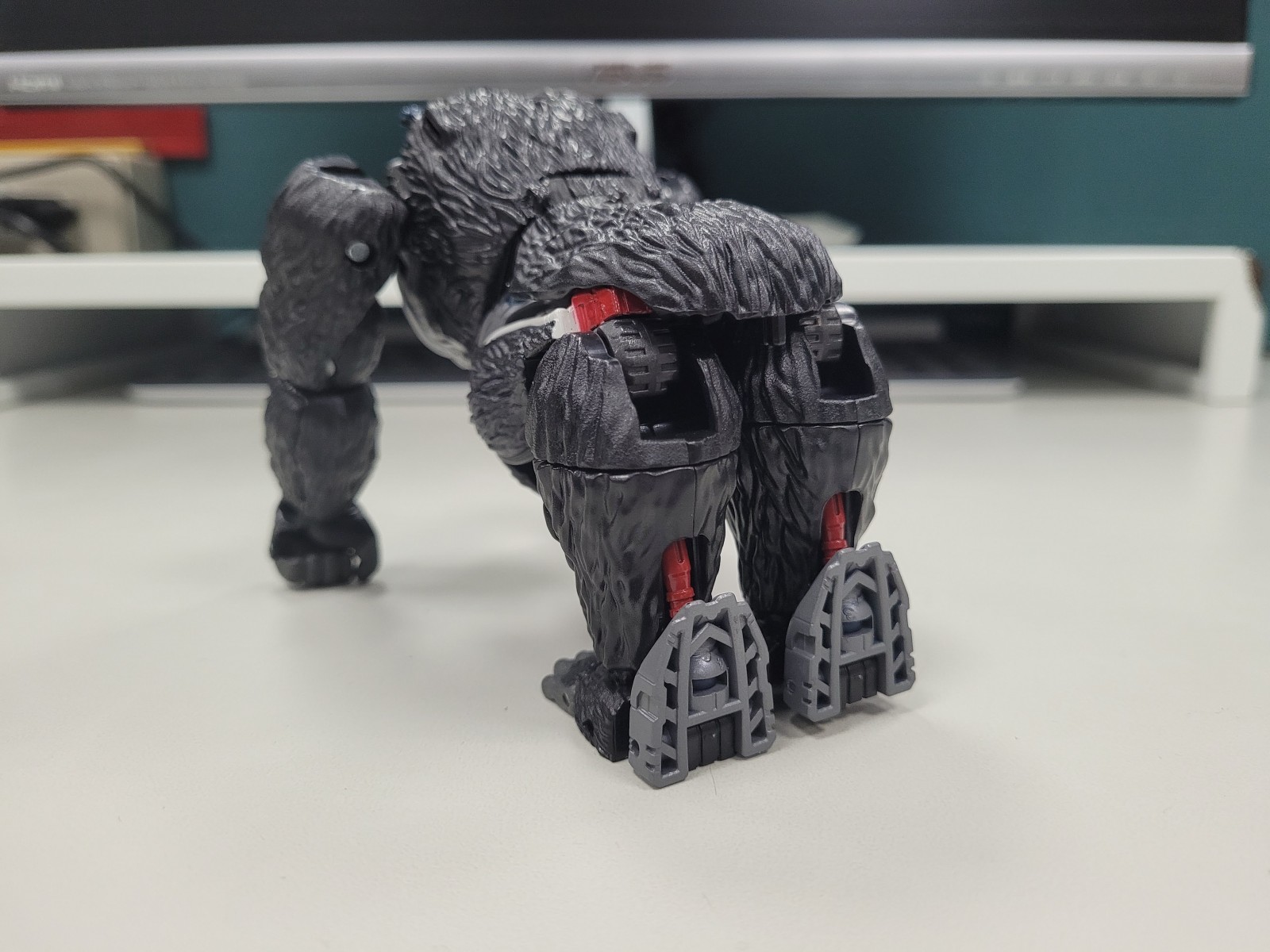 Transformers News: In Hand Images of Netflix Wave 3 Voyagers with Comparisons Transformers News: In Hand Images of Netflix Wave 3 Voyagers with Comparisons
