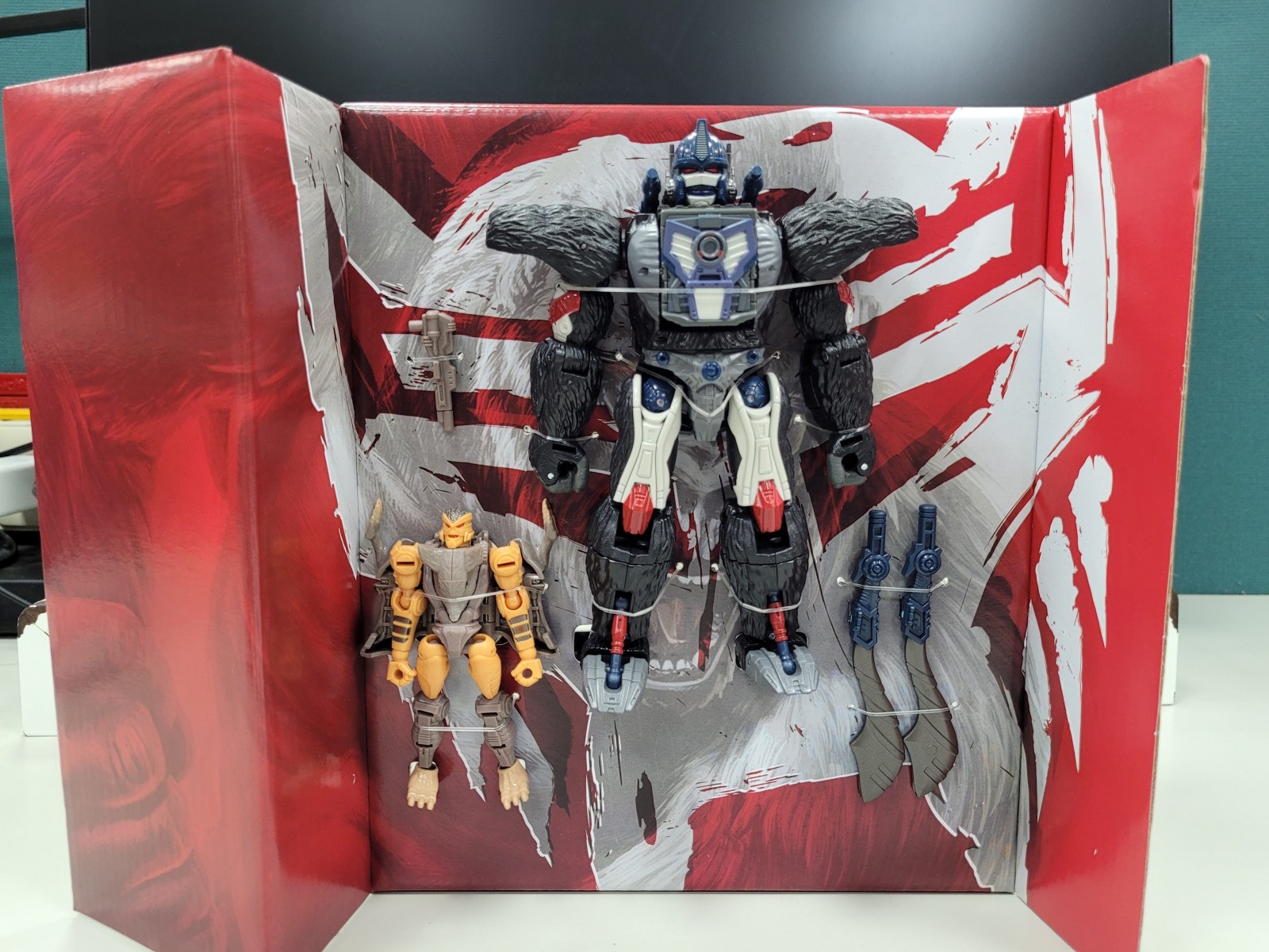 Transformers News: In Hand Images of Netflix Wave 3 Voyagers with Comparisons Transformers News: In Hand Images of Netflix Wave 3 Voyagers with Comparisons