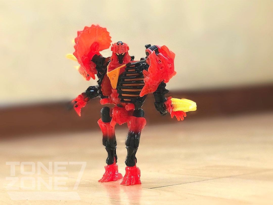 Transformers News: New In-Hand Images of Transformers War for Cybertron Trilogy Tricranius Blast Power