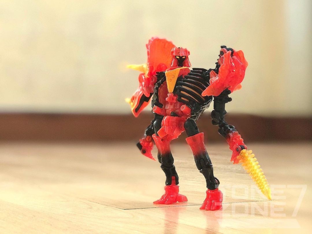 Transformers News: New In-Hand Images of Transformers War for Cybertron Trilogy Tricranius Blast Power