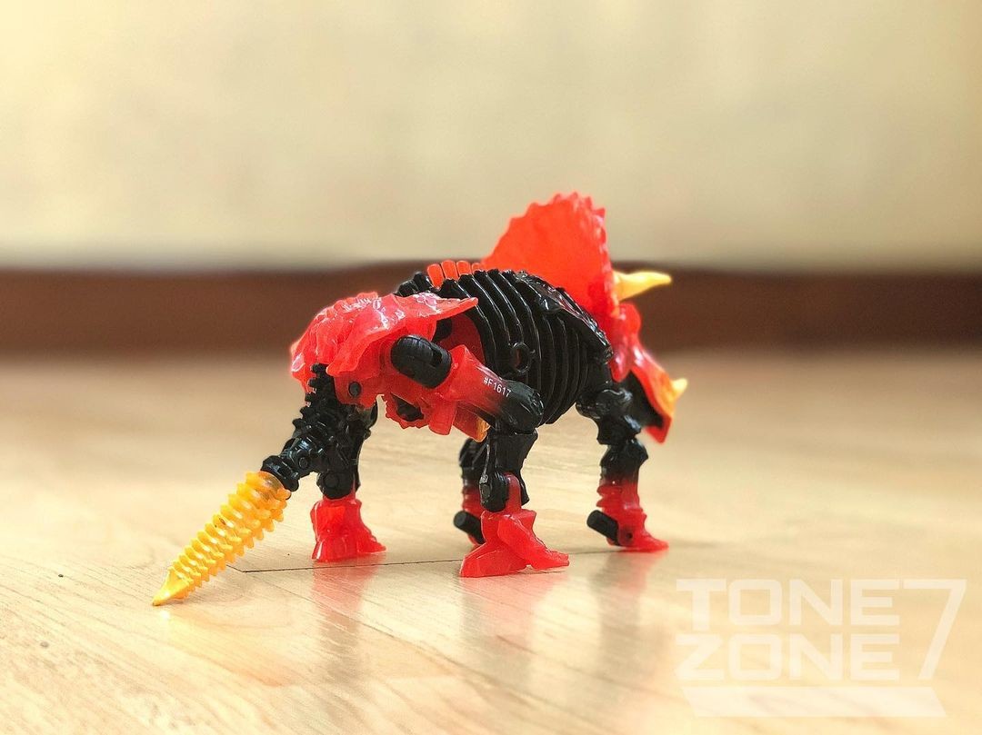 Transformers News: New In-Hand Images of Transformers War for Cybertron Trilogy Tricranius Blast Power