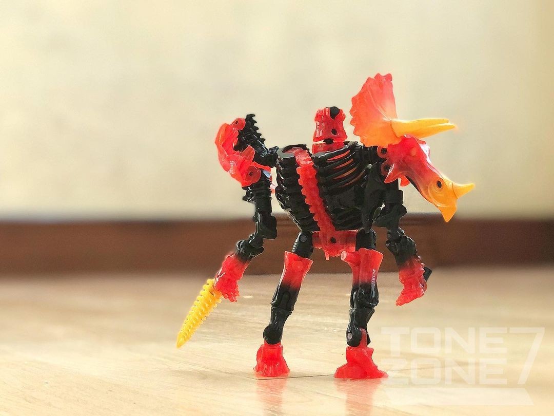 Transformers News: New In-Hand Images of Transformers War for Cybertron Trilogy Tricranius Blast Power