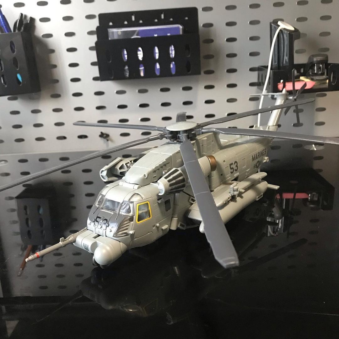 Transformers News: In Hand Images of Transformers Studio Series Grindor and Ravage