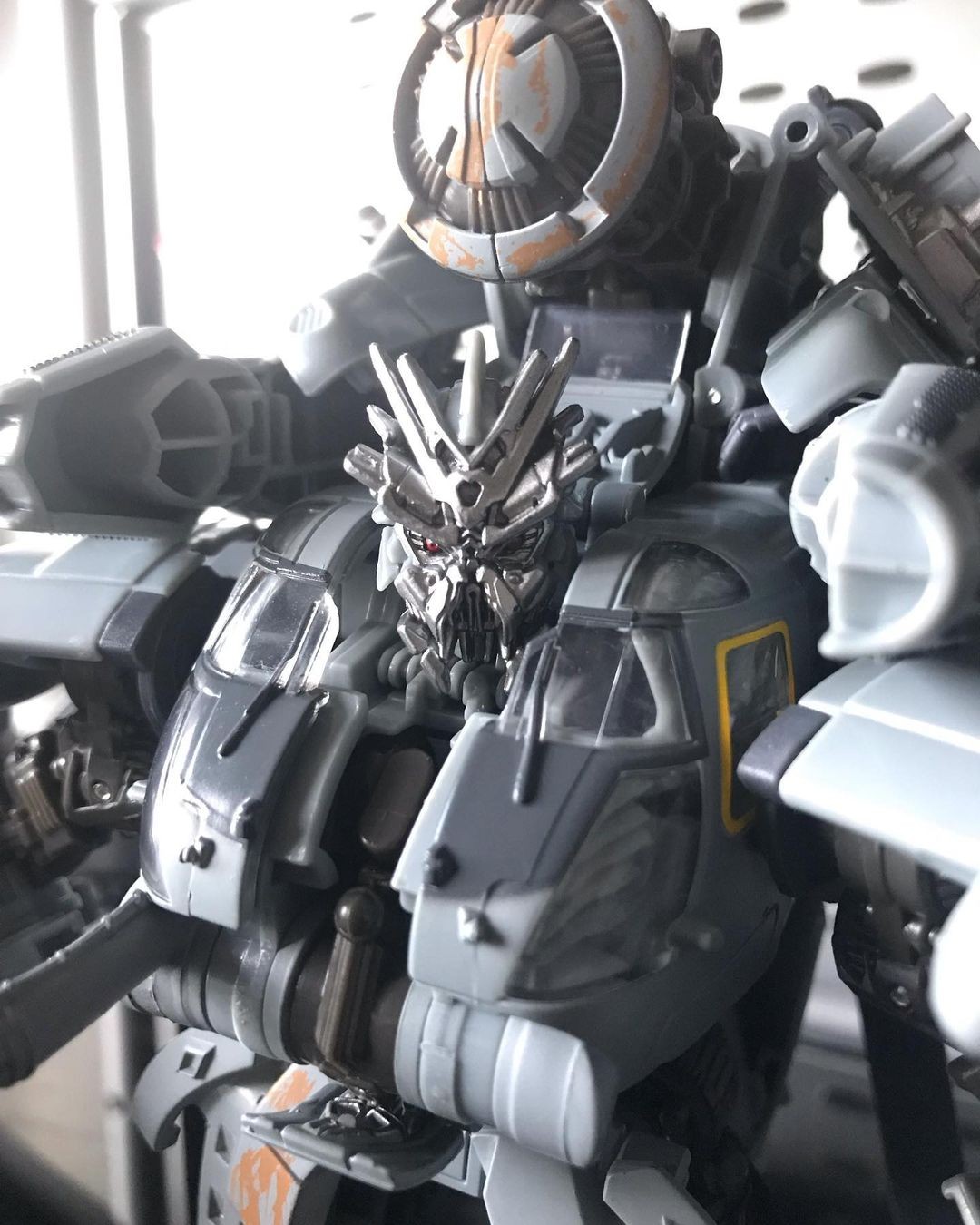 Transformers News: In Hand Images of Transformers Studio Series Grindor and Ravage
