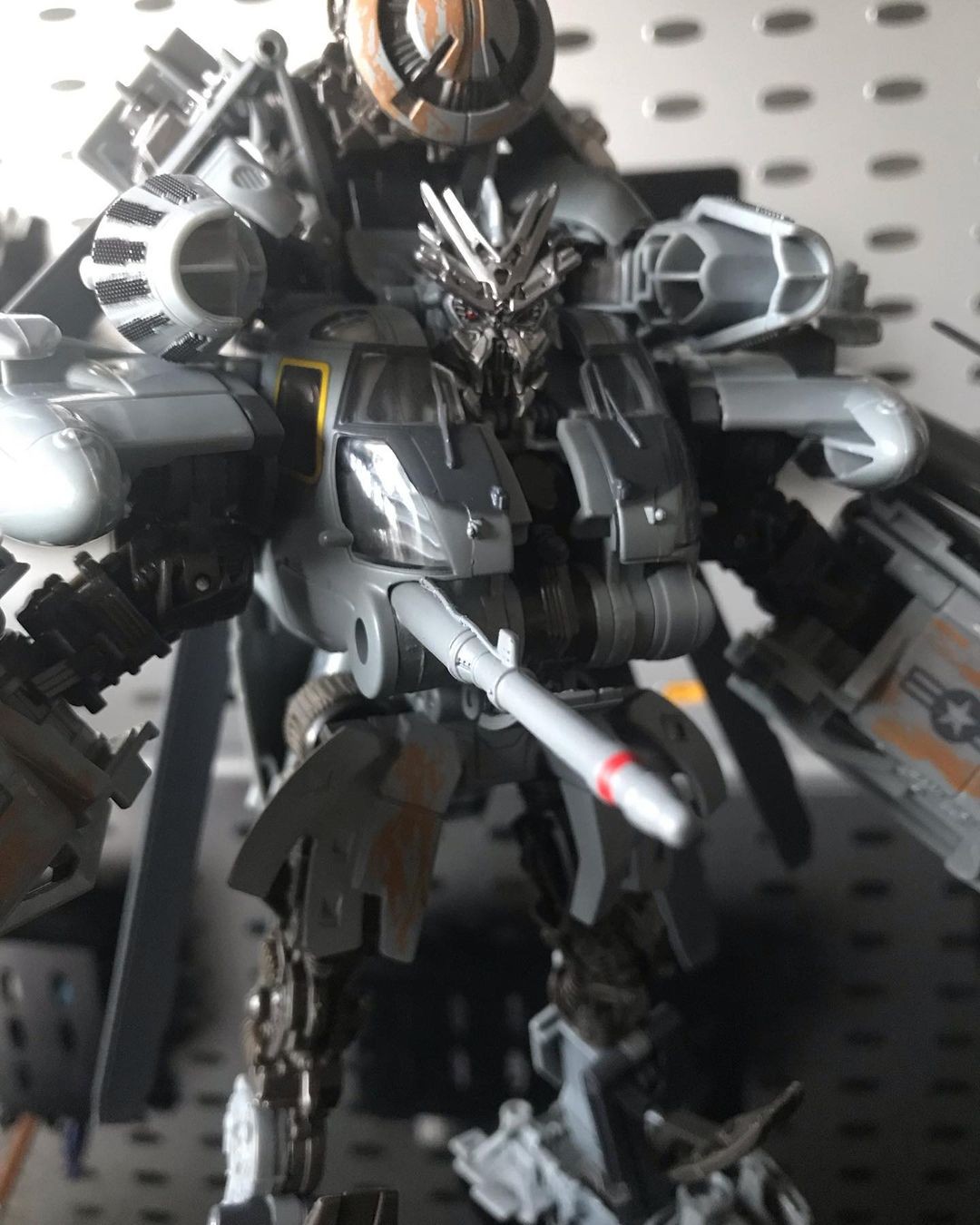 Transformers News: In Hand Images of Transformers Studio Series Grindor and Ravage