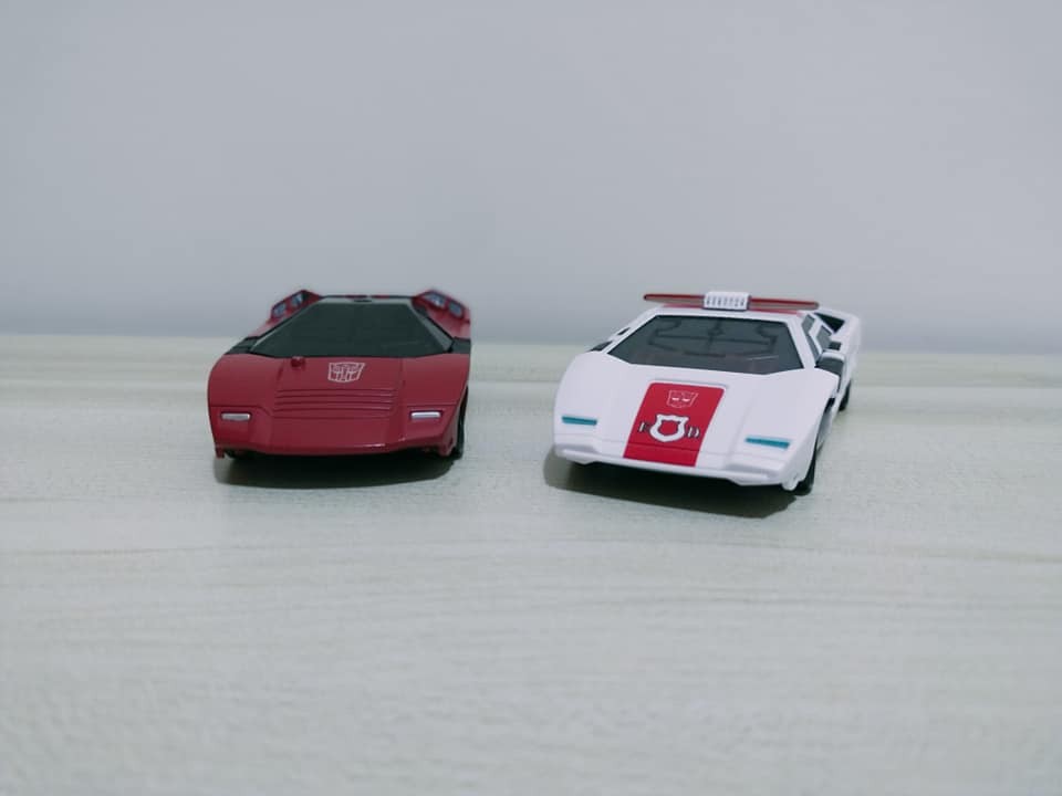 Transformers News: In Hand Images of Kingdom Red Alert and Comparisons to Siege Mold