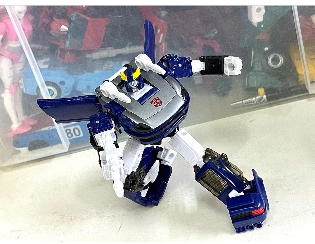 Transformers News: Images of What Looks like Kingdom Pipes and Blue Bluestreak Transformers News: Images of What Looks like Kingdom Pipes and Blue Bluestreak