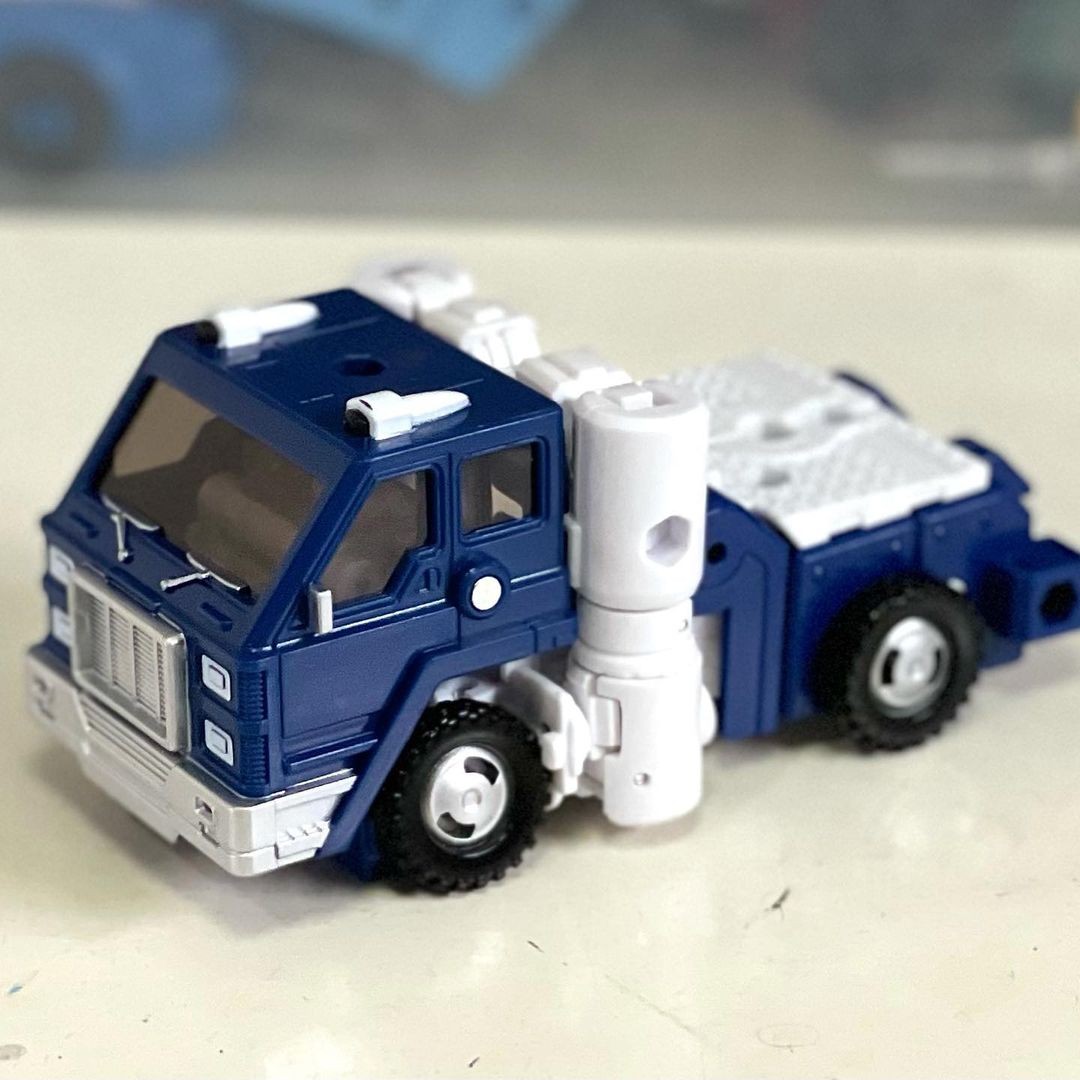 Transformers News: Images of What Looks like Kingdom Pipes and Blue Bluestreak Transformers News: Images of What Looks like Kingdom Pipes and Blue Bluestreak