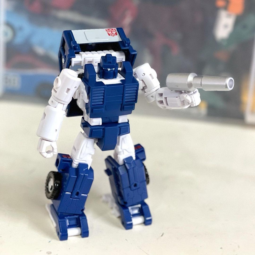 Transformers News: Images of What Looks like Kingdom Pipes and Blue Bluestreak Transformers News: Images of What Looks like Kingdom Pipes and Blue Bluestreak