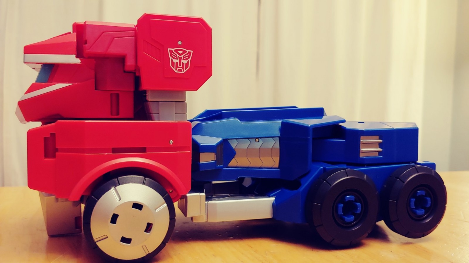 Transformers News: US Sighting + Pictorial review of Roll N Change Optimus Prime Transformers News: US Sighting + Pictorial review of Roll N Change Optimus Prime
