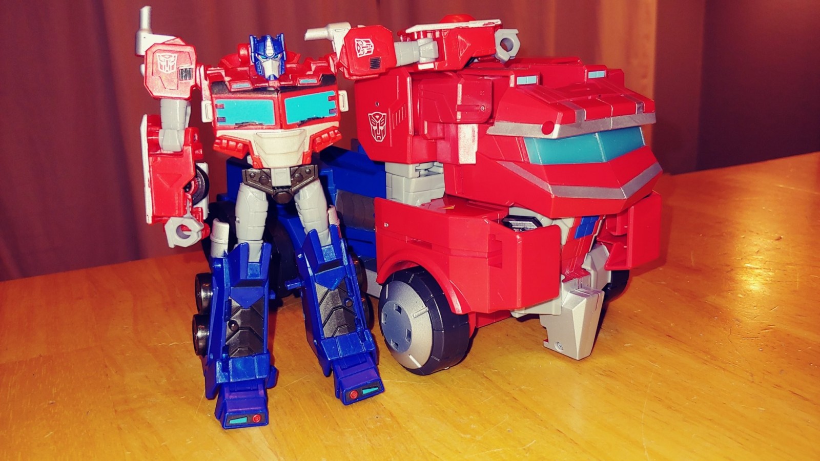 Transformers News: US Sighting + Pictorial review of Roll N Change Optimus Prime Transformers News: US Sighting + Pictorial review of Roll N Change Optimus Prime