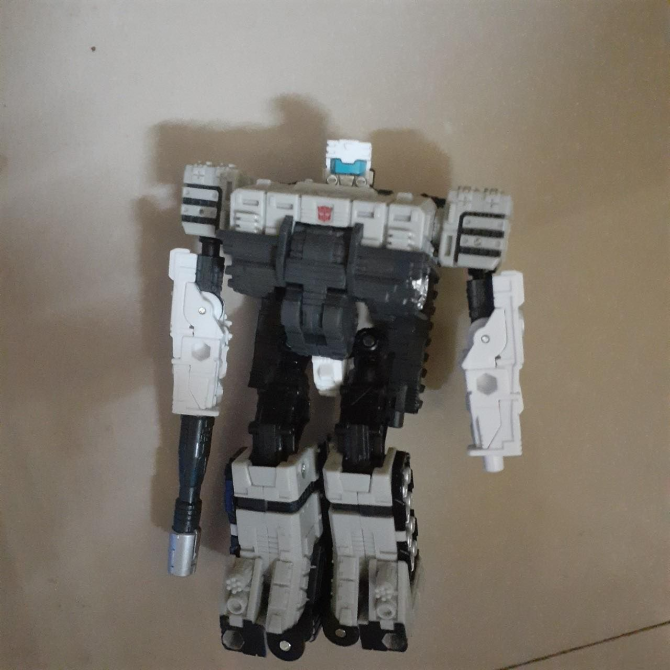 Transformers News: First Look at Transformers Kingdom Deluxe Slammer Transformers News: First Look at Transformers Kingdom Deluxe Slammer