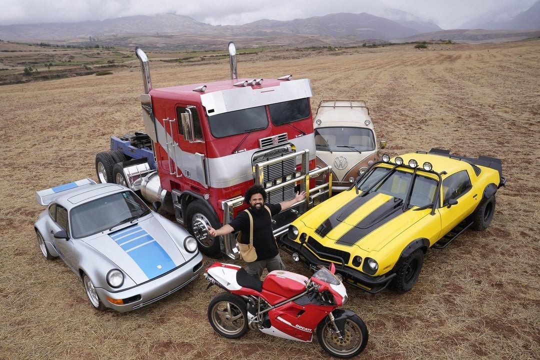 Transformers News: Steven Caple Jr Posts Transformers 7 Autobots and Terrorcons Group Shots with Arcee and VW Van Transformers News: Steven Caple Jr Posts Transformers 7 Autobots and Terrorcons Group Shots with Arcee and VW Van
