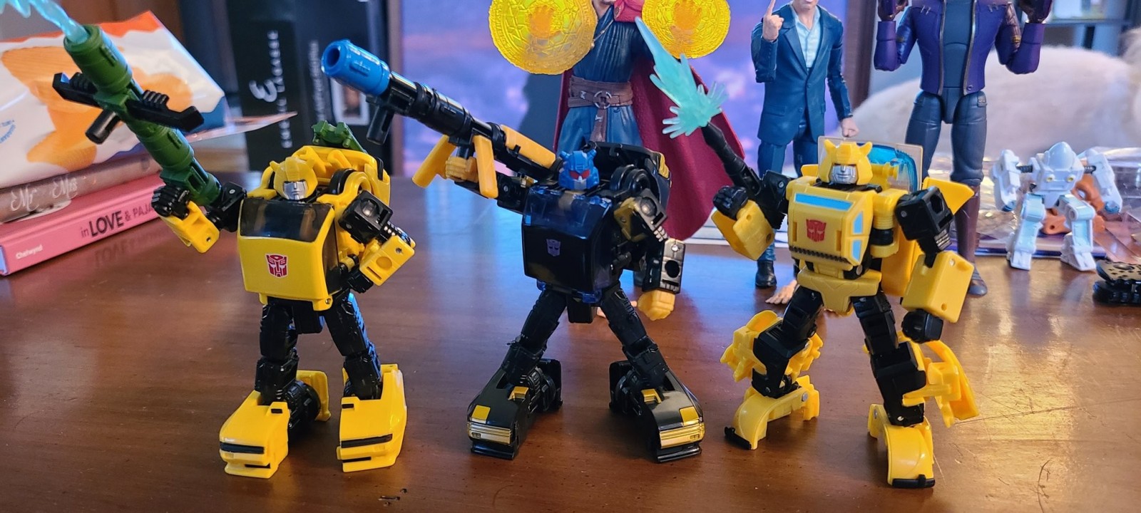 Transformers News: Review Round Up Of Shattered Glass Deluxe Class Goldbug