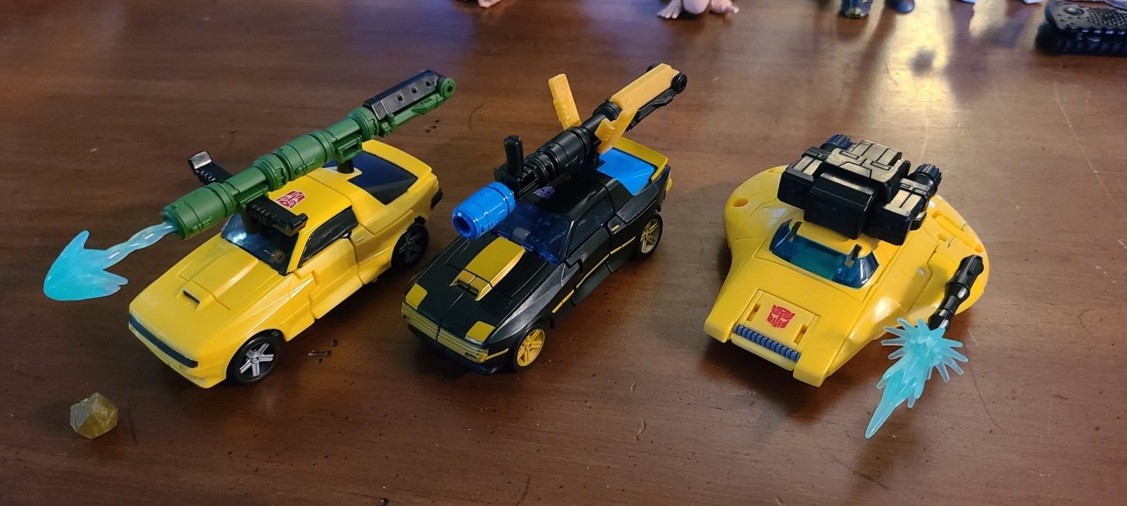 Transformers News: Review Round Up Of Shattered Glass Deluxe Class Goldbug