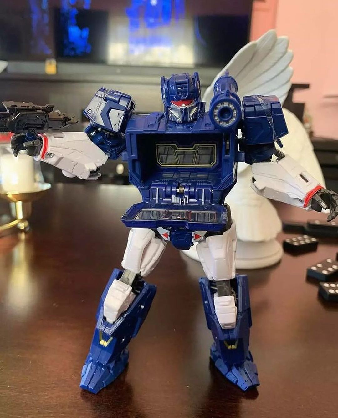 Transformers News: New Images of Studio Series Bumblebee Movie Soundwave