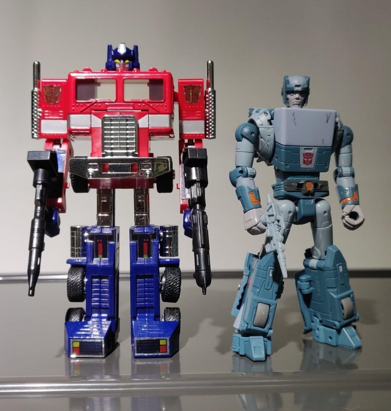 Transformers News: In Hand Images of Transformers Buzzworthy SS Kup Transformers News: In Hand Images of Transformers Buzzworthy SS Kup